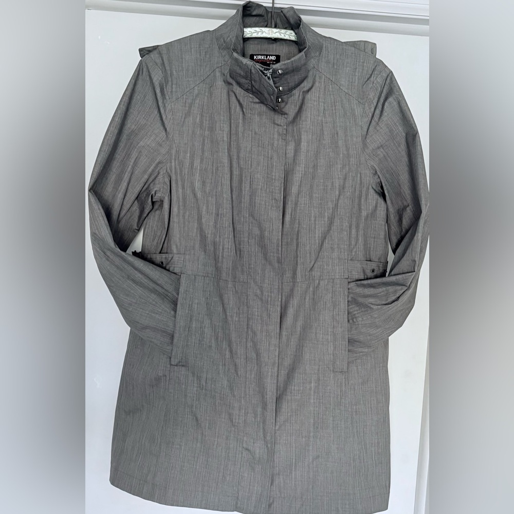 Kirkland 3-season raincoat, size Wms Medium